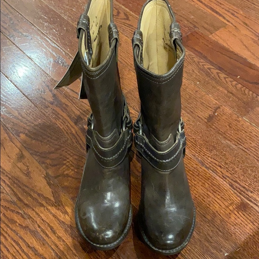 Frye Boots - Dark Brown Calf Height Women’s size 8